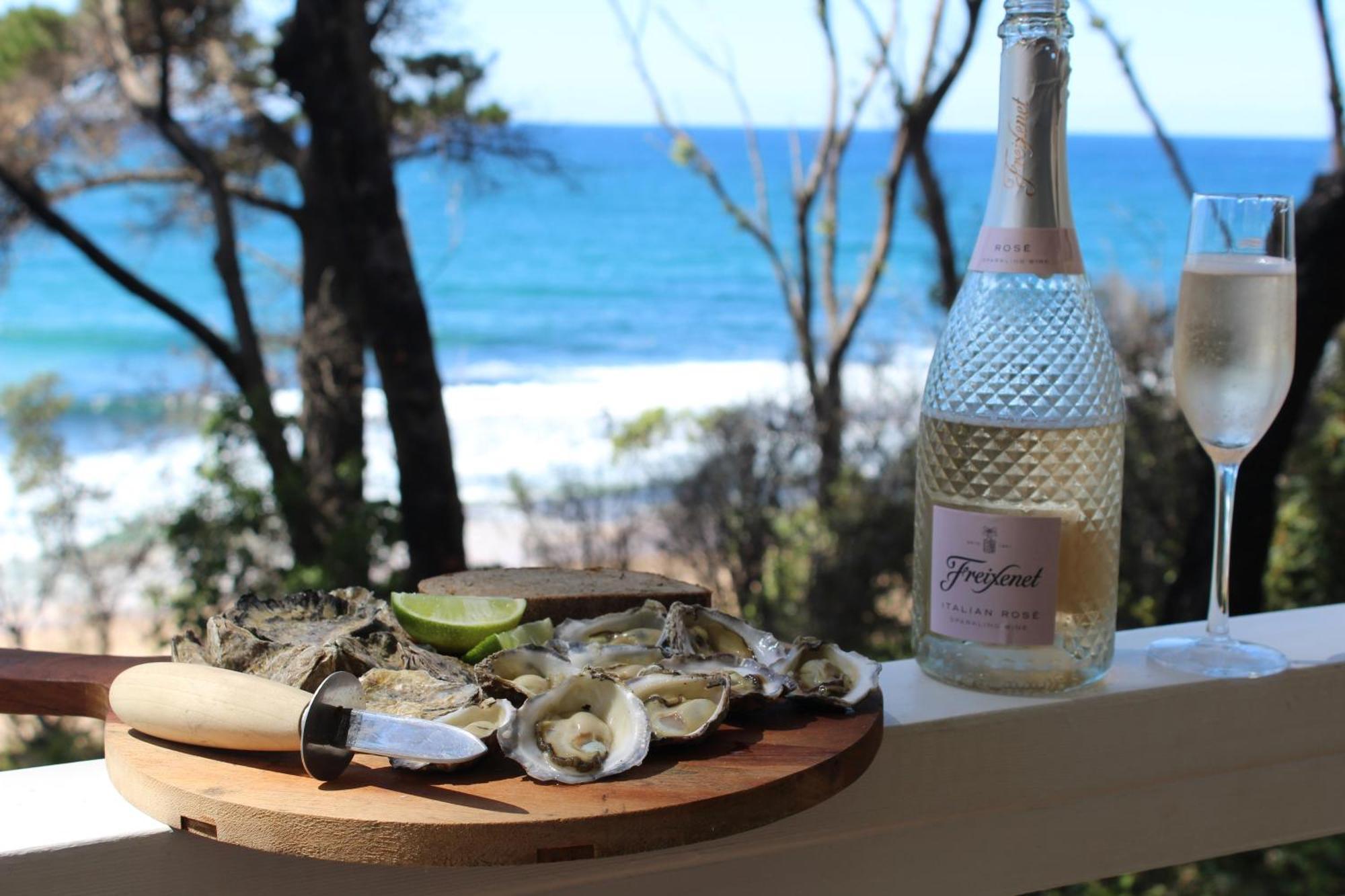 Pebbly Beach Escape East Lynne Bagian luar foto